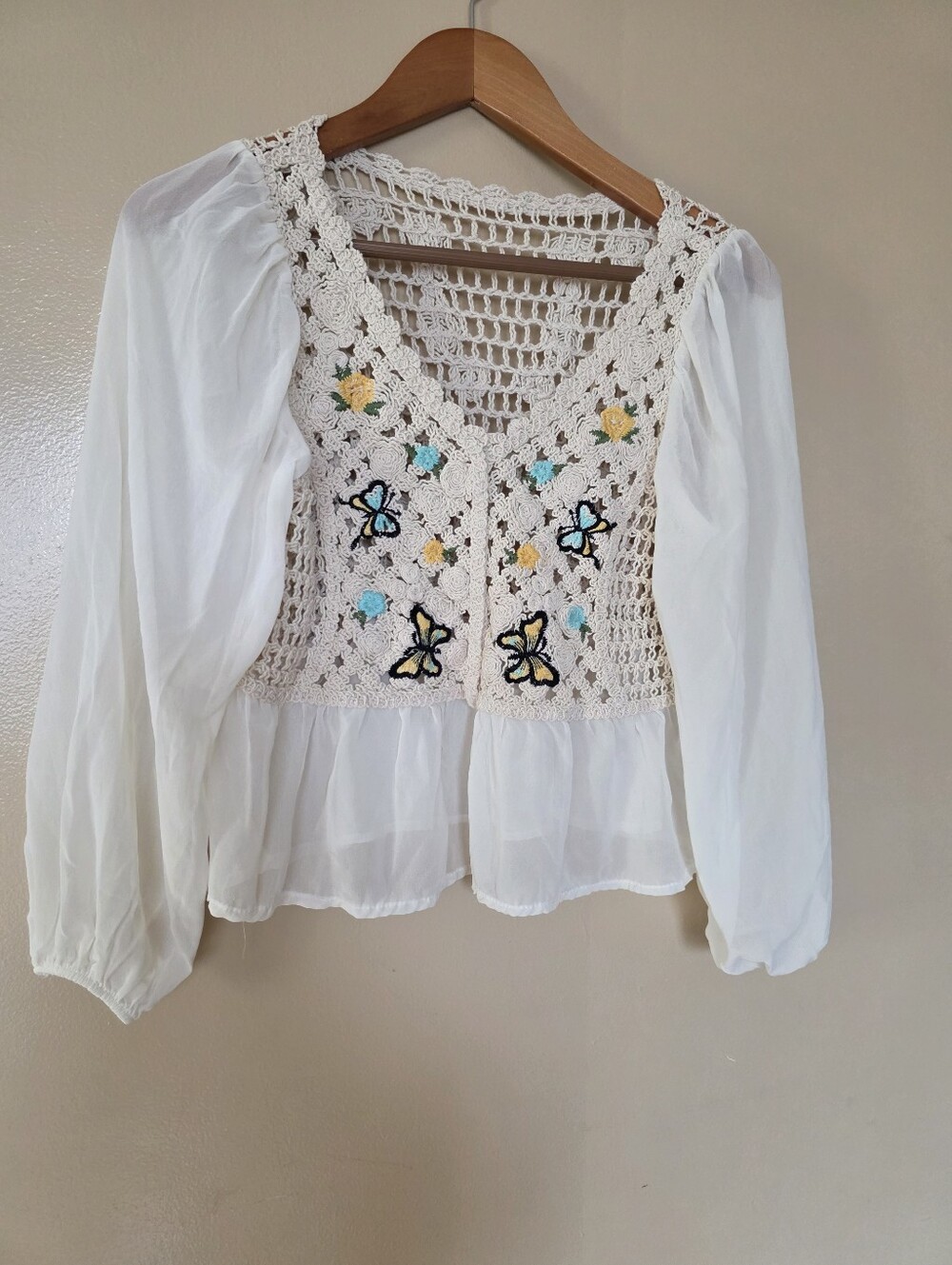 Floral Butterfly Crochet Knit Top Cream Sheer Puff Sleeve Ruffle Hem Cottagecore